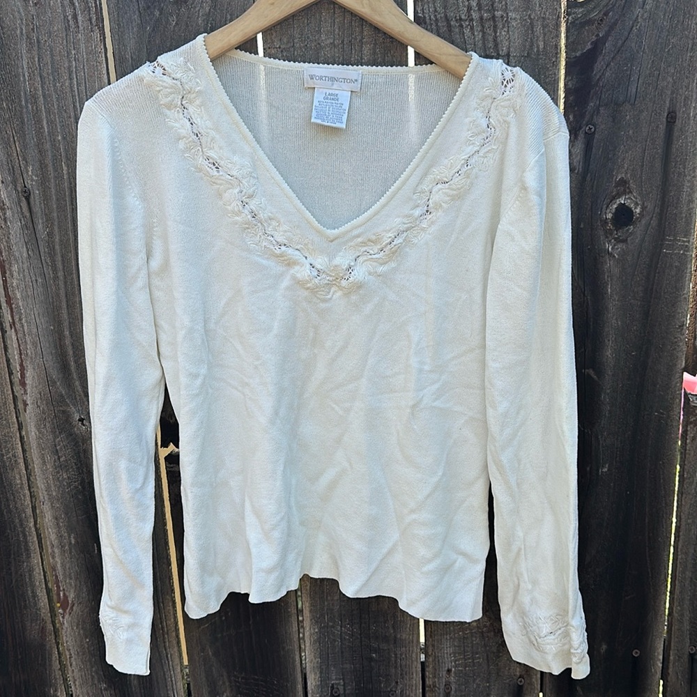 Worthington Large V-neck Long Sleeve Top